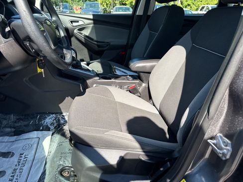 Used 2014 Ford Focus SE FWD image 11