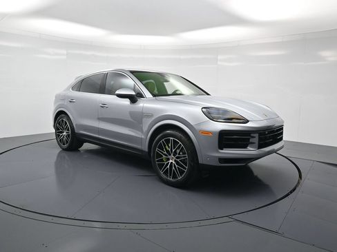 Certified 2026 Porsche Cayenne E-Hybrid Coupe AWD/4WD image 29