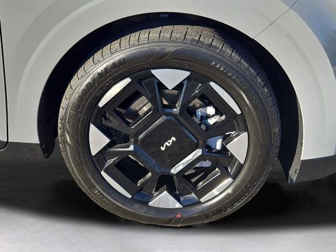 New 2026 Kia Carnival EX image 6