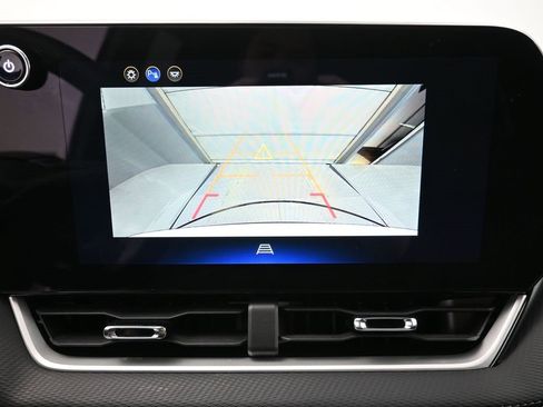 Used 2025 Chevrolet Equinox LT image 3