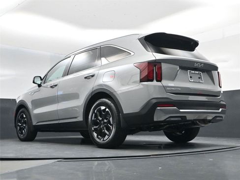 New 2026 Kia Sorento S image 21