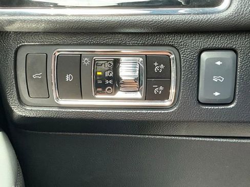 Used 2023 Lincoln Navigator Reserve AWD/4WD image 41