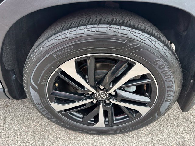 Used 2023 Toyota Corolla Cross AWD Hybrid w/ Convenience Package image 8