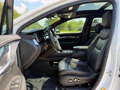 Certified 2025 Cadillac XT5 Premium Luxury AWD/4WD image 22