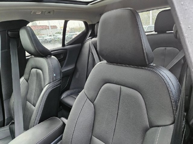 Used 2024 Volvo XC40 B5 Plus w/ Climate Package AWD/4WD image 18