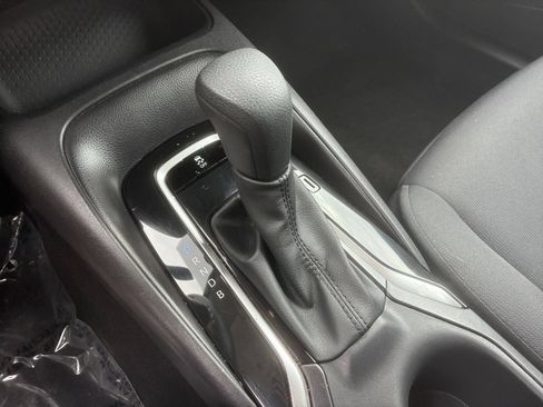 Used 2025 Toyota Corolla LE FWD image 36