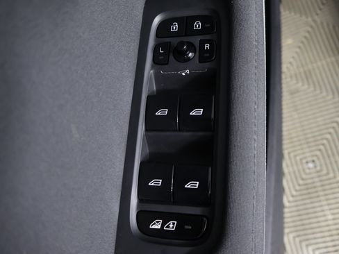 Used 2024 Polestar Polestar 2 AWD/4WD image 39