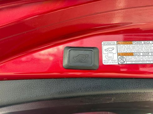 Used 2017 Toyota RAV4 XLE image 24