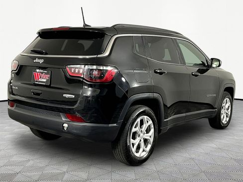 Used 2024 Jeep Compass Latitude AWD/4WD image 6