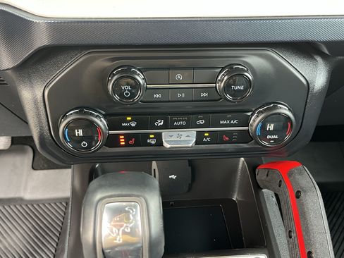 Used 2024 Ford Bronco Heritage Edition AWD/4WD image 23