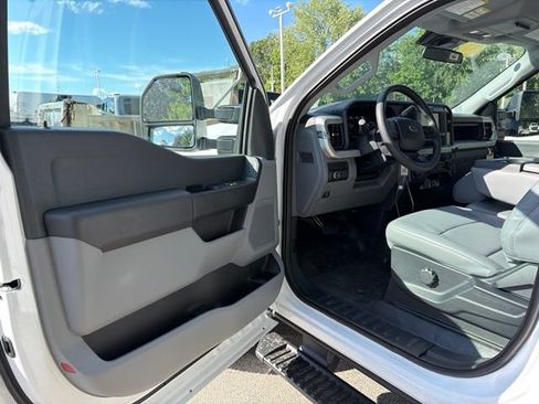 New 2026 Ford F350 XL w/ XL Chrome Package AWD/4WD image 8