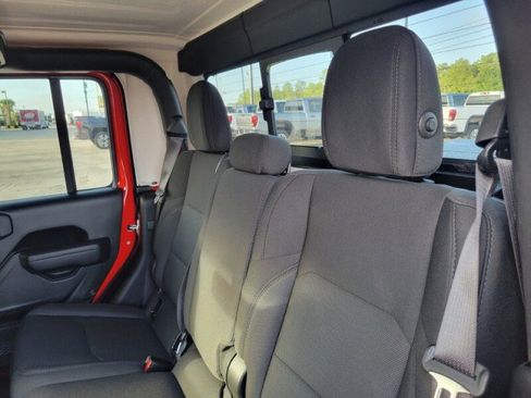 Used 2023 Jeep Gladiator Sport image 24