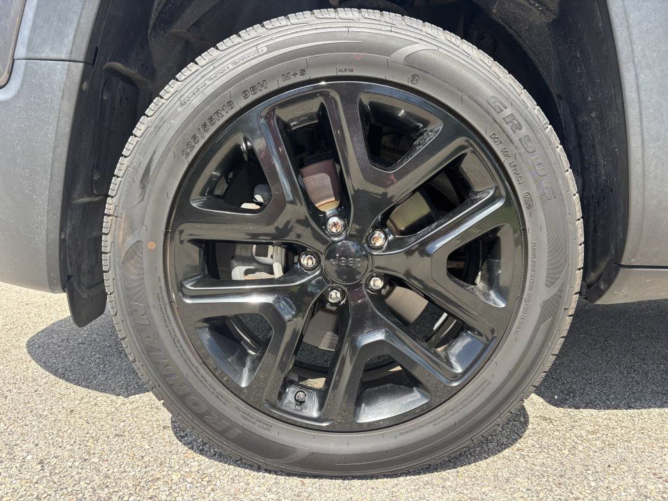 Used 2017 Jeep Renegade Altitude AWD/4WD image 28