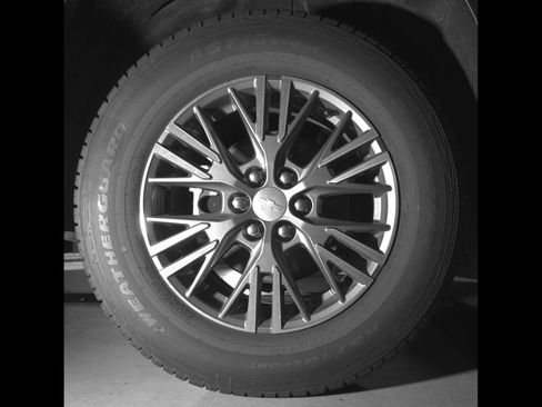 Used 2024 Chevrolet Traverse LT FWD image 16