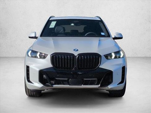 New 2026 BMW X5 xDrive50e image 6