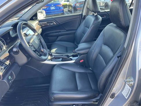 Certified 2017 Honda Accord Touring image 22