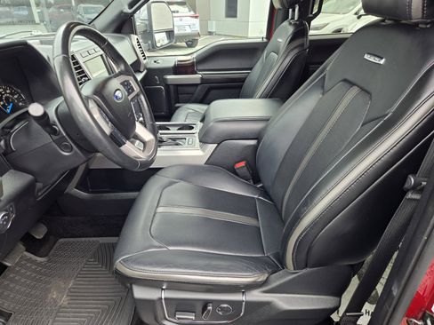 Used 2017 Ford F150 Platinum w/ Equipment Group 701A Luxury AWD/4WD image 14