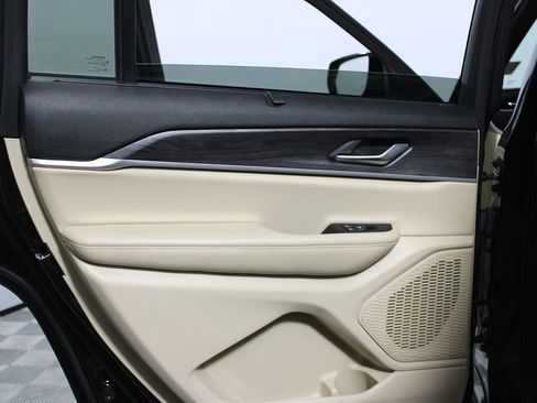 Used 2023 Jeep Grand Cherokee L Limited w/ Luxury Tech Group II image 37