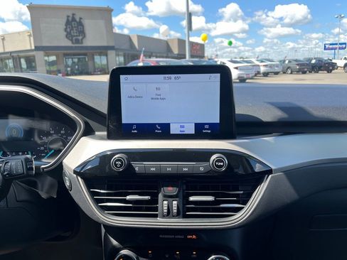Used 2022 Ford Escape SE image 22