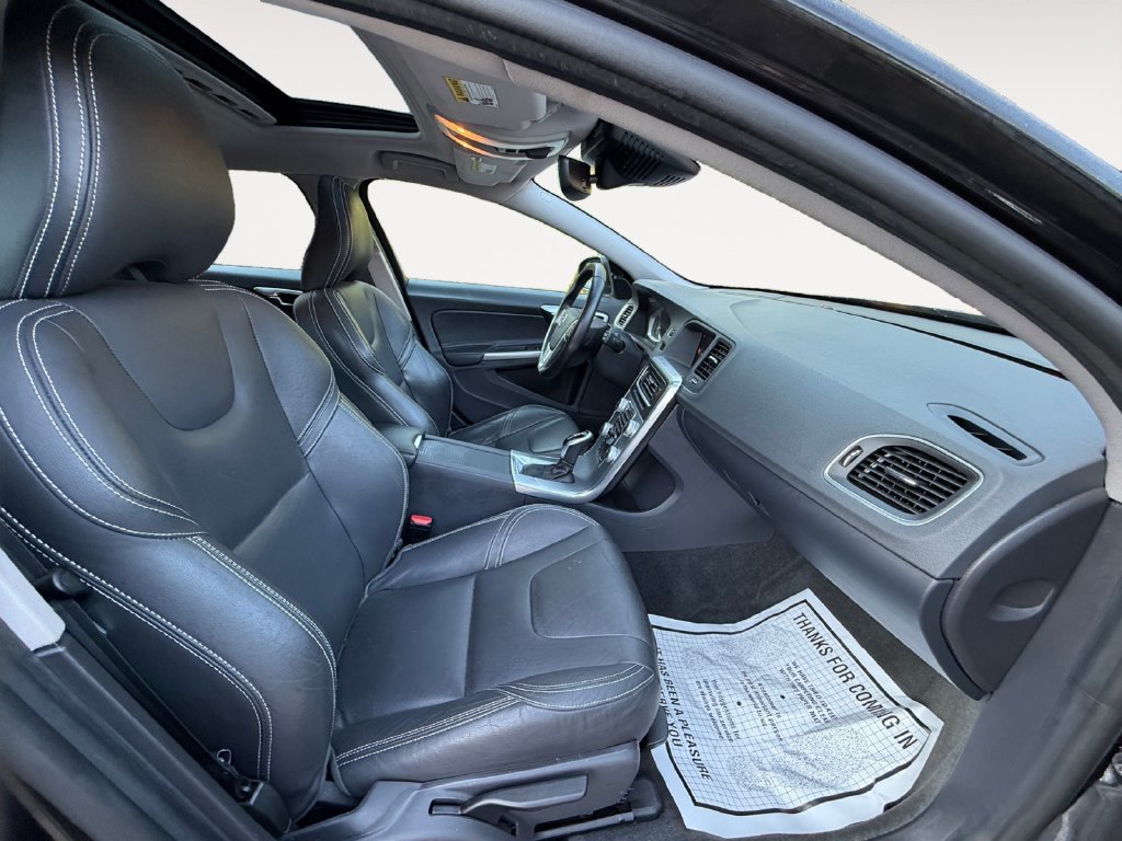 Used 2018 Volvo V60 T5 Dynamic w/ Vision Package FWD image 13