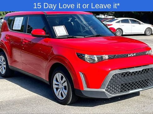 Used 2025 Kia Soul LX FWD image 1
