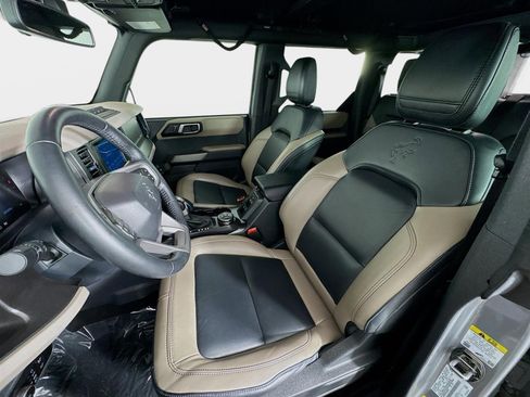 Used 2023 Ford Bronco Wildtrak image 12