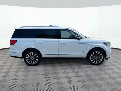 Used 2021 Lincoln Navigator Reserve w/ Luxury Package AWD/4WD image 4