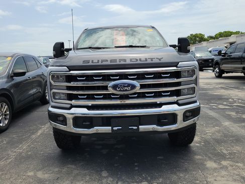 Used 2025 Ford F250 Lariat w/ Lariat Ultimate Package AWD/4WD image 2
