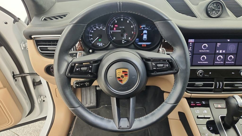 Used 2022 Porsche Macan AWD/4WD image 35
