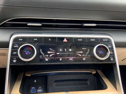 Used 2024 Genesis GV80 2.5T image 32