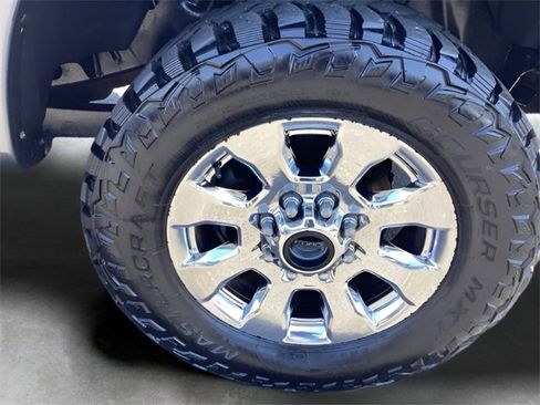 Used 2019 Ford F350 Lariat w/ Chrome Package image 12