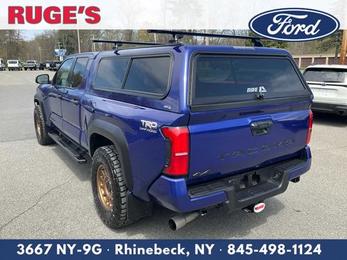 Used 2024 Toyota Tacoma TRD Off-Road image 6