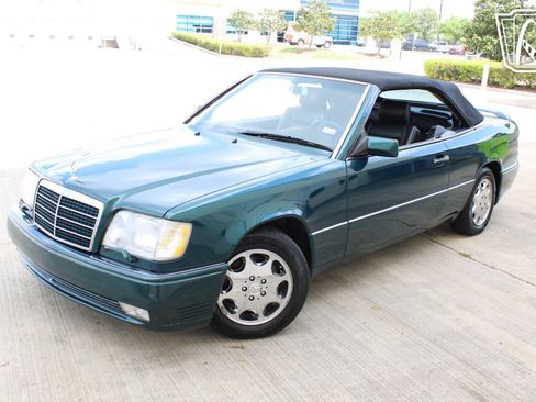 Used 1994 Mercedes-Benz E 320 Convertible image 34