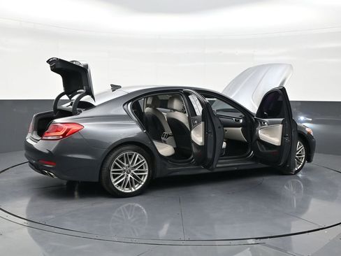 Used 2021 Genesis G70 2.0T w/ Elite Package RWD image 29
