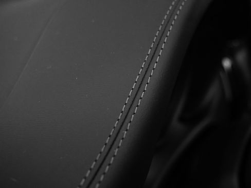 Used 2025 Porsche Macan image 28