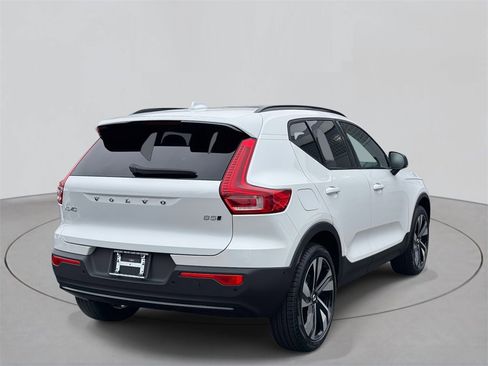 New 2026 Volvo XC90 B6 Plus w/ Protection Package Premier image 4