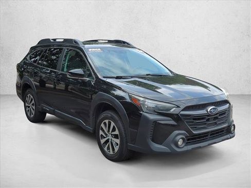 Used 2024 Subaru Outback Premium AWD/4WD image 3