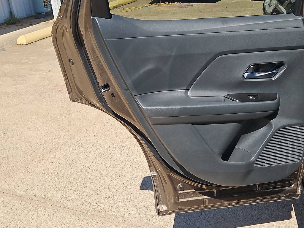 New 2027 Nissan Kicks SV AWD/4WD image 18