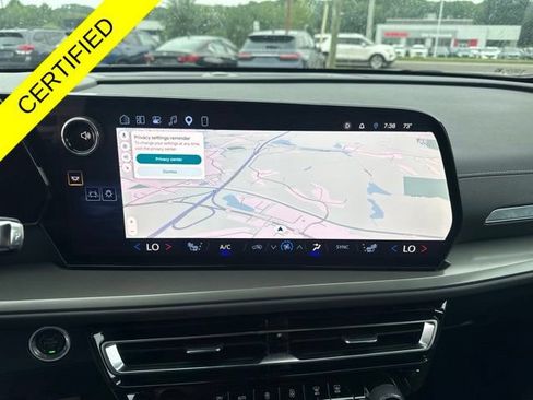 Used 2026 Chevrolet Traverse LT w/ Driver Confidence Package FWD image 2