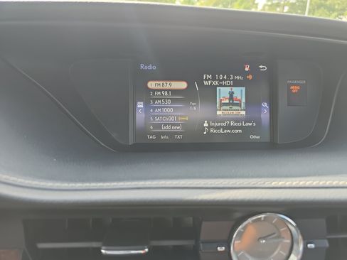 Used 2017 Lexus ES 350 w/ Premium Package FWD image 23