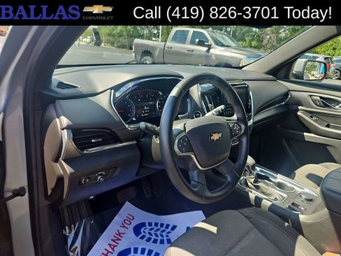 Certified 2023 Chevrolet Traverse LT FWD image 9