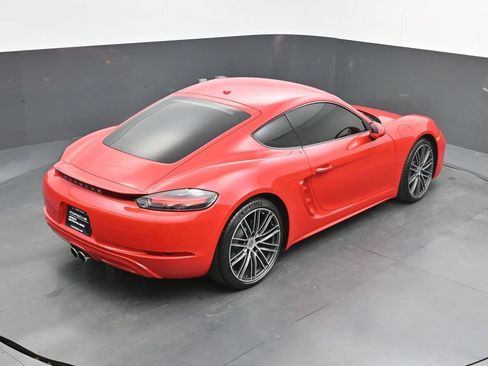 Certified 2025 Porsche 718 Cayman RWD image 28