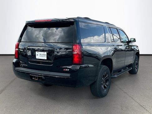 Used 2019 Chevrolet Suburban LT image 7