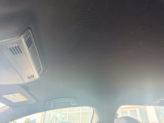 Used 2019 Volkswagen Golf 4-Door FWD image 21