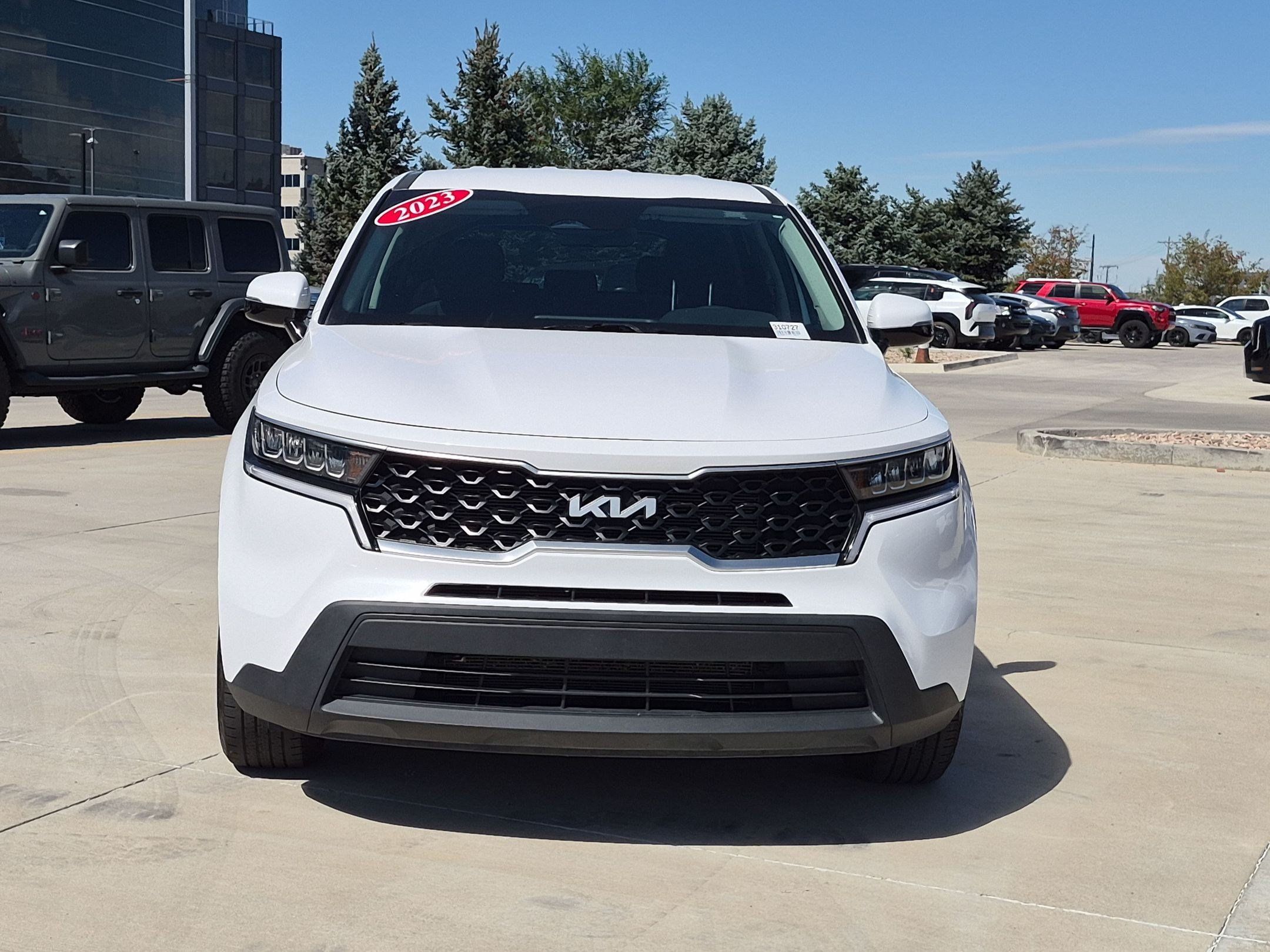 Certified 2023 Kia Sorento LX FWD image 8