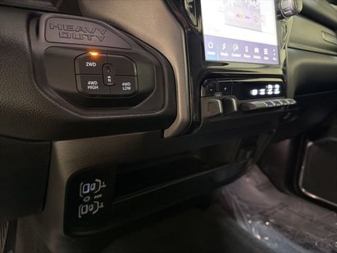 Used 2026 RAM 2500 Laramie AWD/4WD image 18