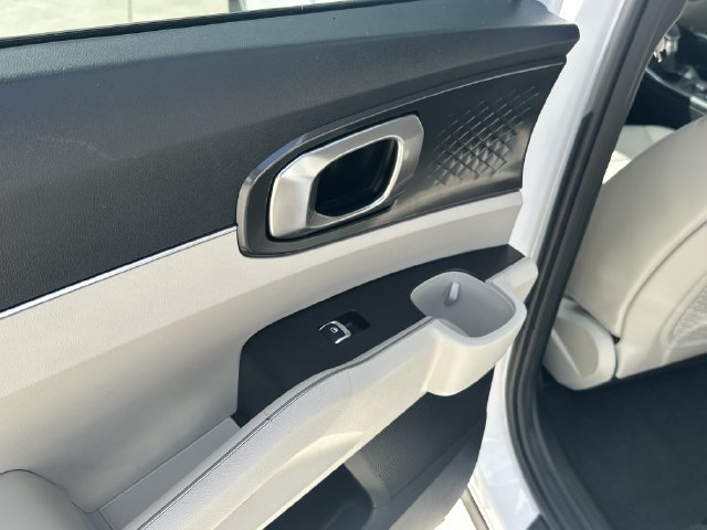 Certified 2023 Kia Sorento S w/ Panoramic Sunroof Package FWD image 12