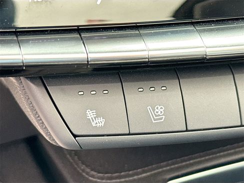 Certified 2024 Cadillac XT4 Premium Luxury w/ Active Safety Package image 23