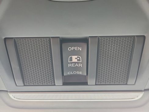 Used 2021 RAM 1500 Big Horn AWD/4WD image 32
