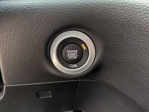 New 2026 Chrysler Pacifica Select image 23